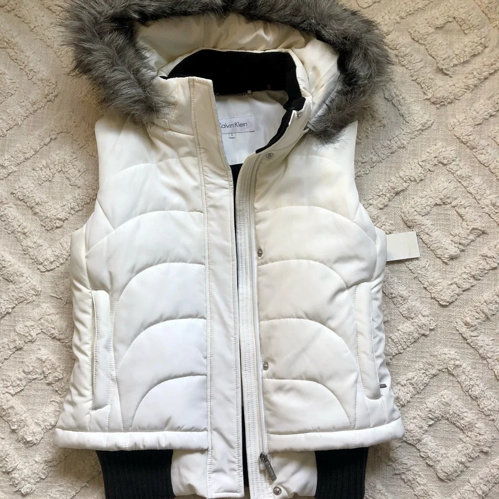 Calvin Klein Vest - Picture 1 of 5